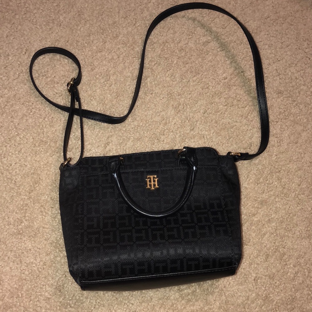 black tommy crossbody